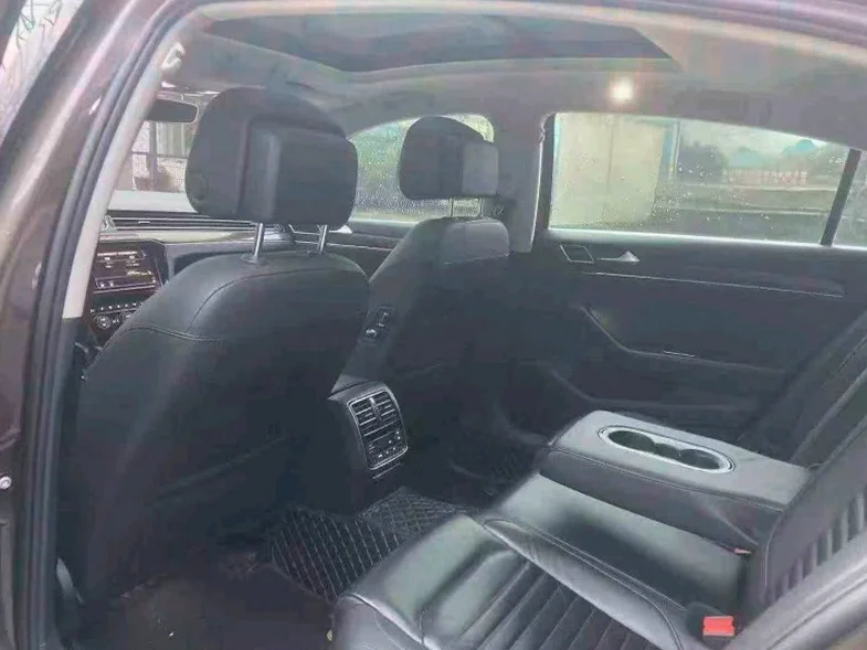 大众迈腾 后面外观三