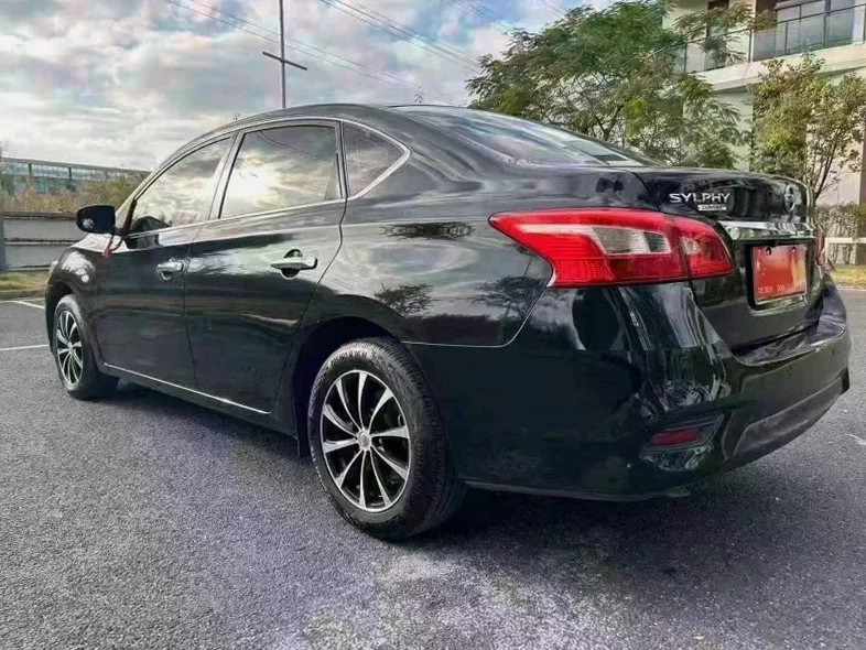 日产轩逸 驾驶室