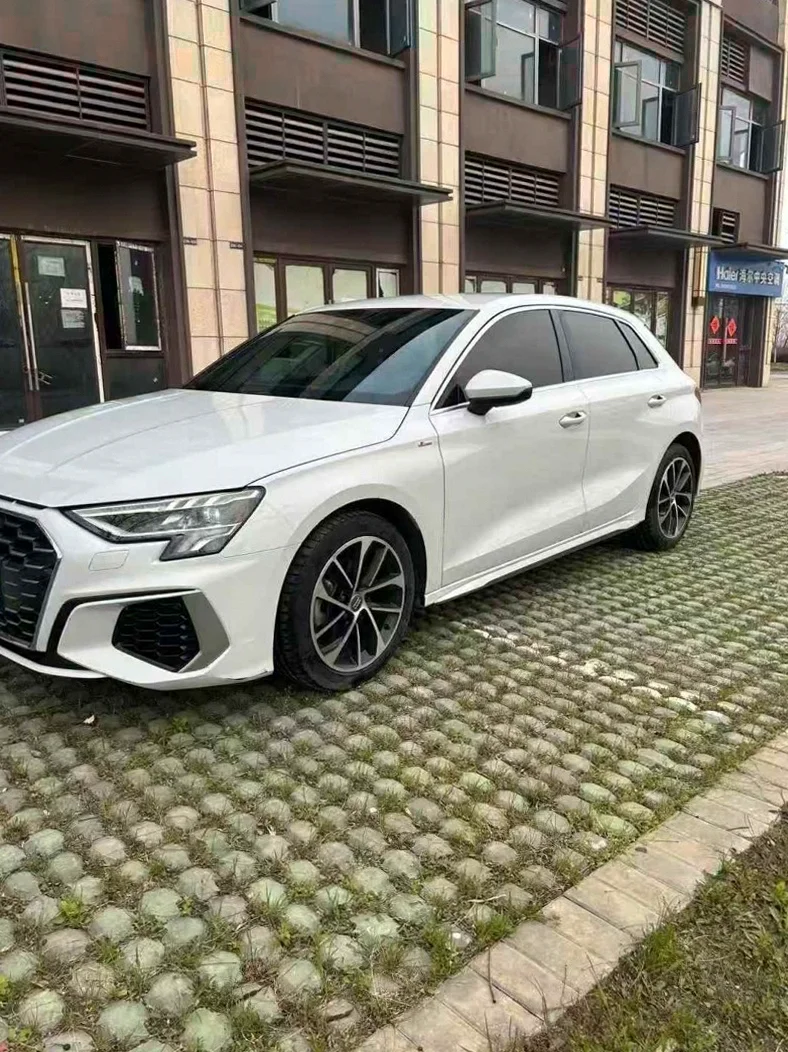 奥迪A3 正面外观二