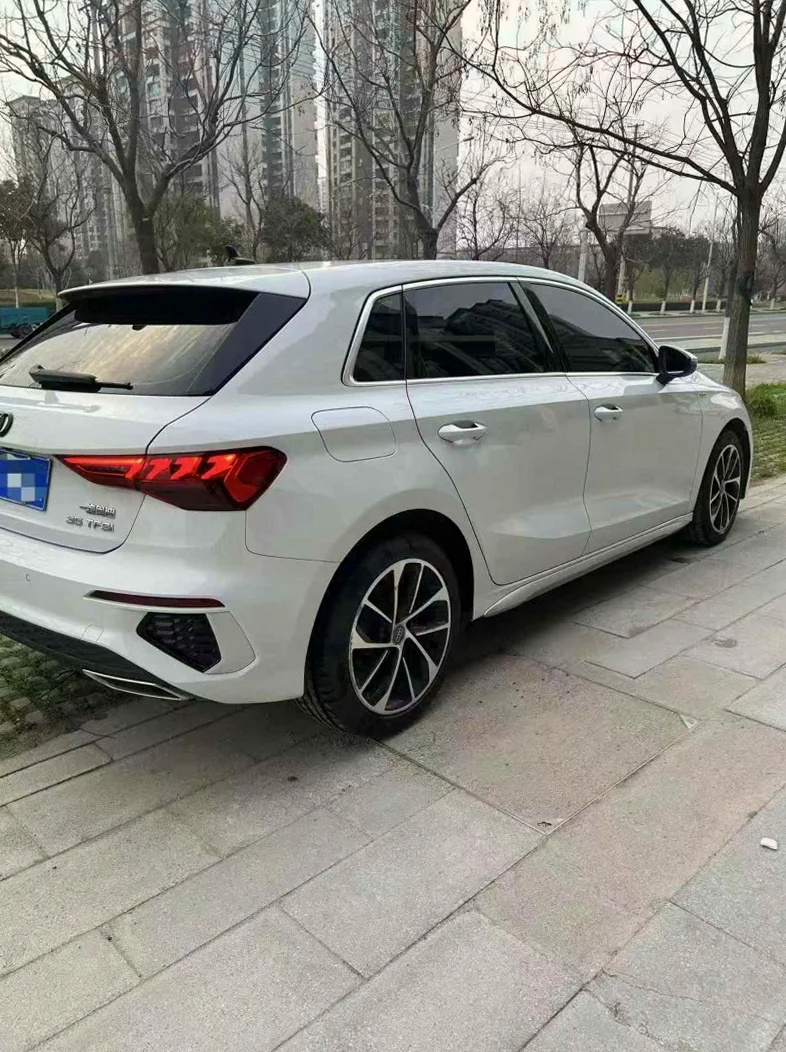 奥迪A3 内饰后排