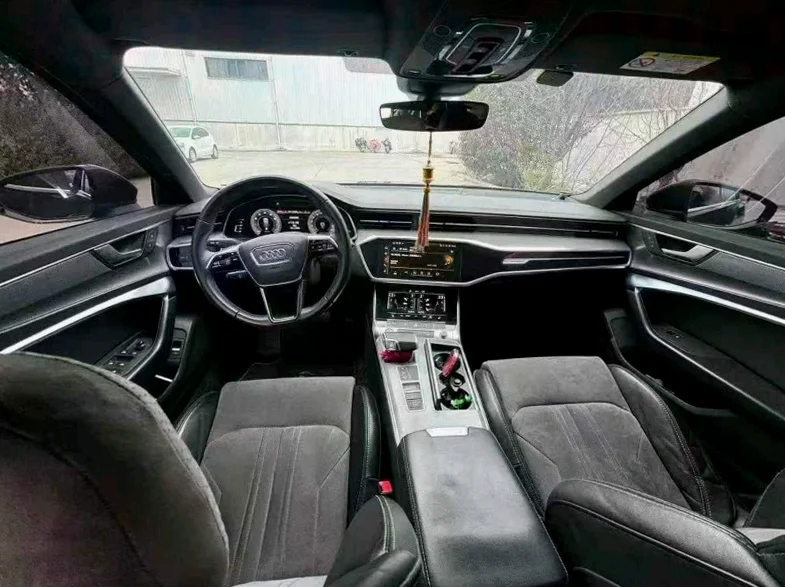 奥迪A6L 后面外观三