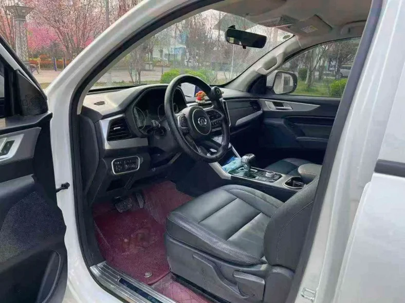 长城汽车炮 后面外观二