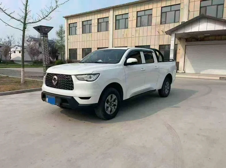 长城汽车炮 正面外观二