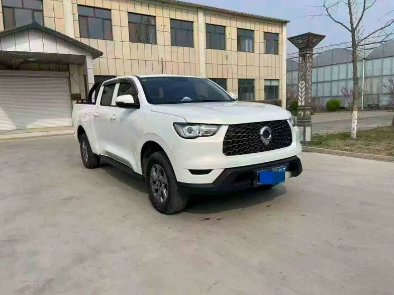 长城汽车炮 正面外观三