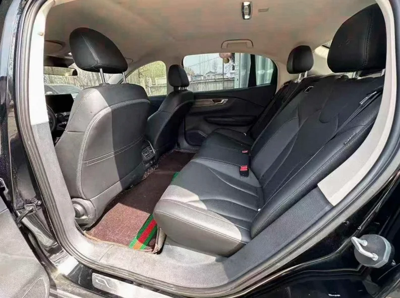 红旗E-QM5 正面外观三