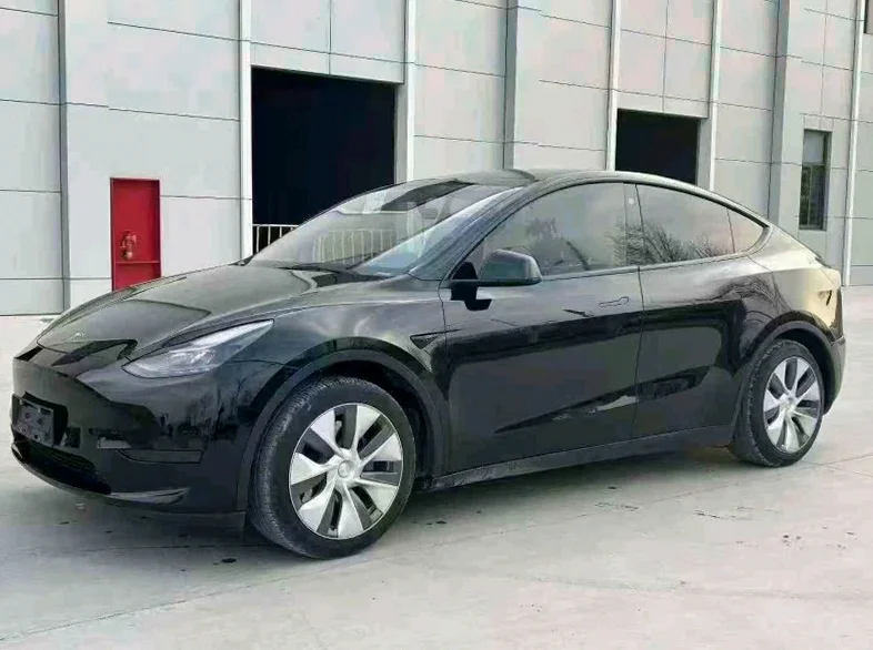 特斯拉MODEL 正面外观三