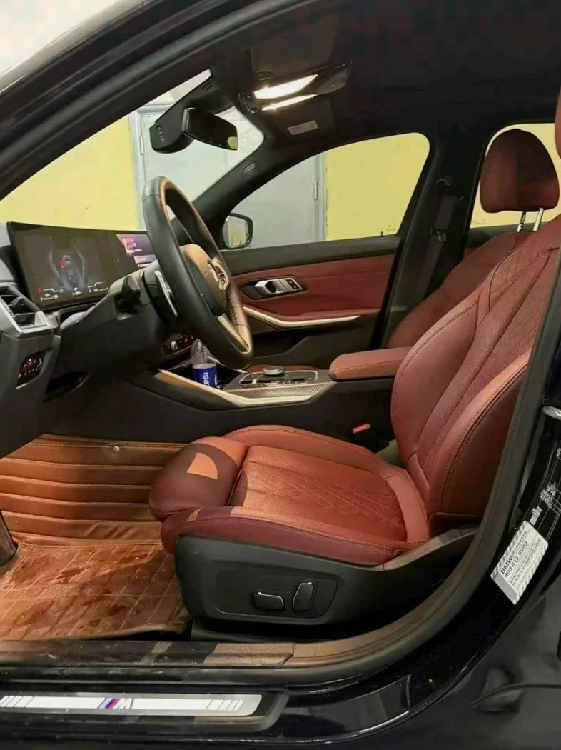 宝马3系 内饰前排