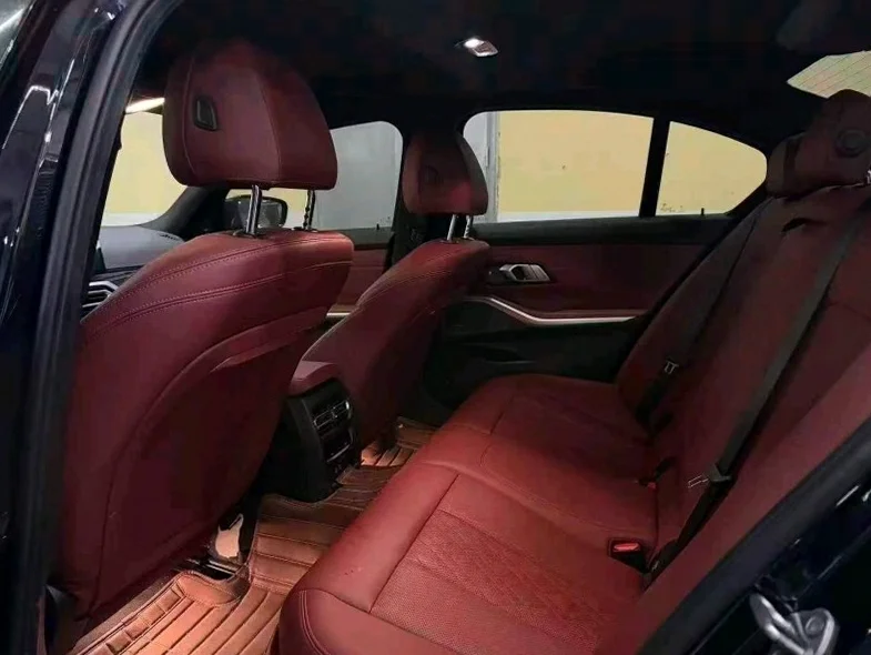 宝马3系 后面外观一