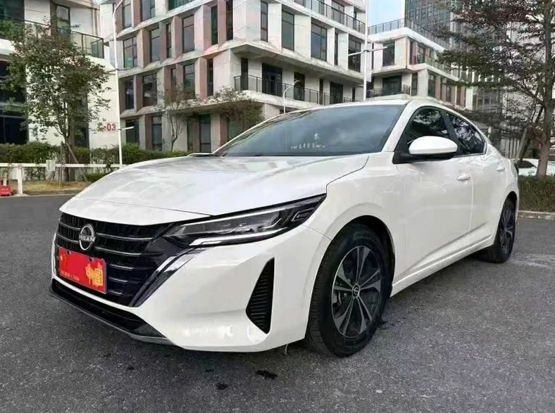 日产轩逸 正面外观三