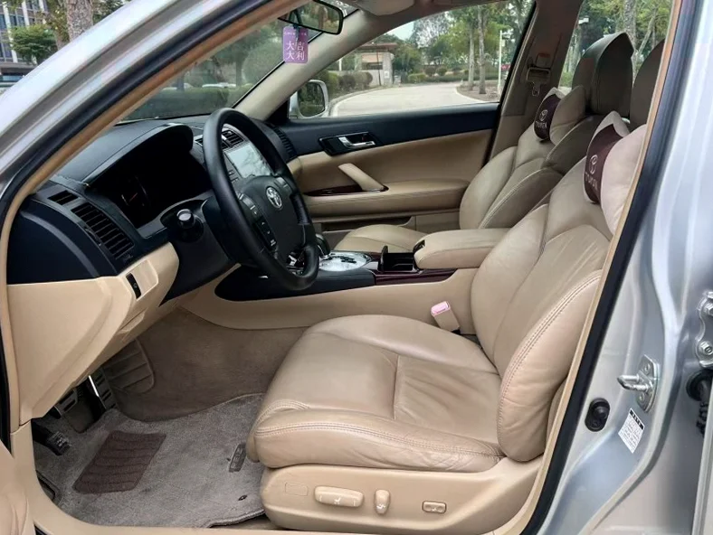 丰田锐志 后面外观一