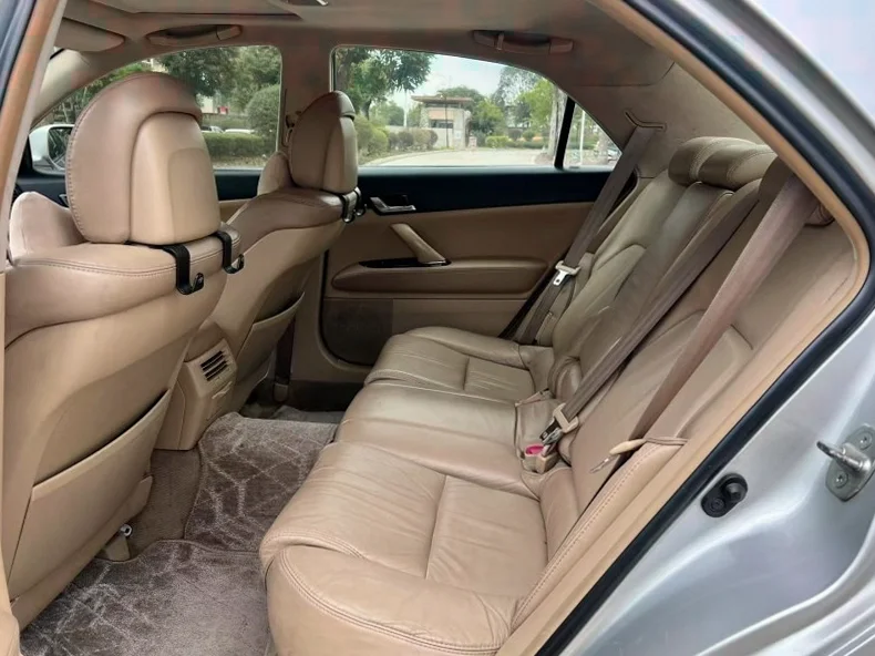 丰田锐志 后面外观二