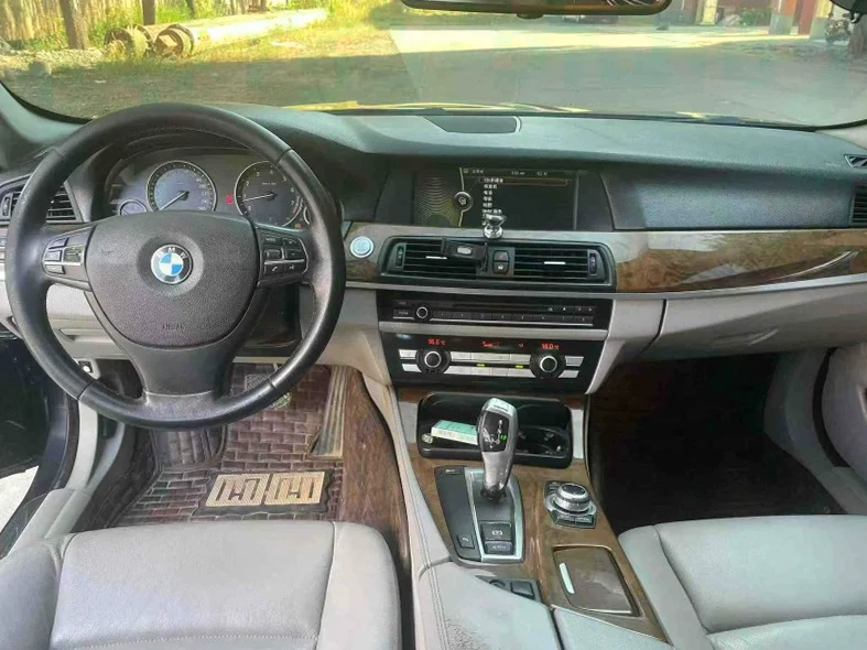 宝马5系 后面外观三