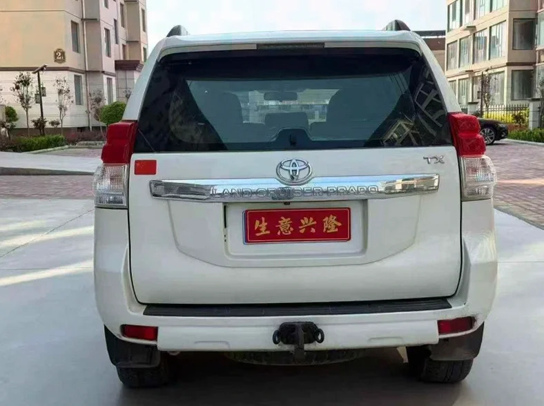 丰田普拉多 内饰前排