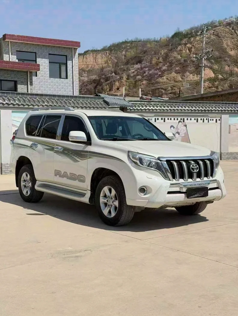 丰田普拉多 正面外观二