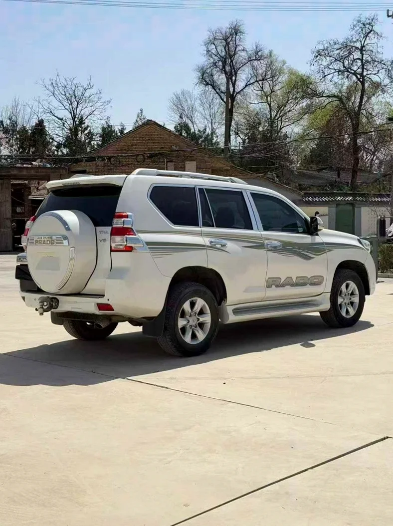 丰田普拉多 驾驶室