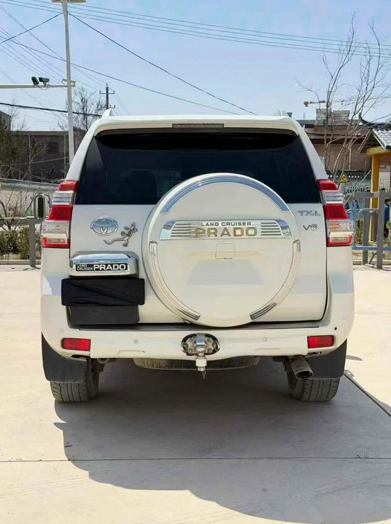 丰田普拉多 内饰后排