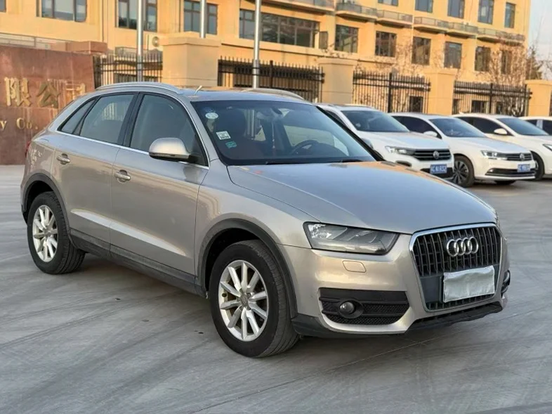 奥迪Q3 后面外观一