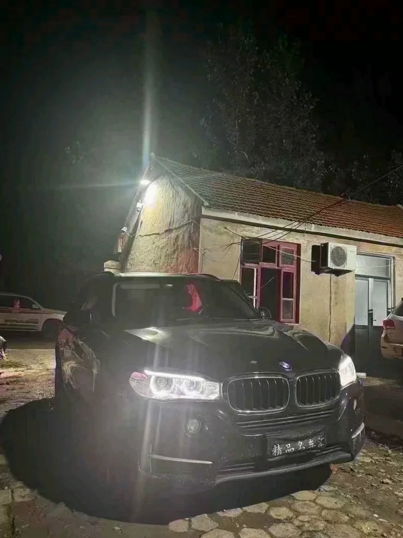 宝马X5 正面外观三