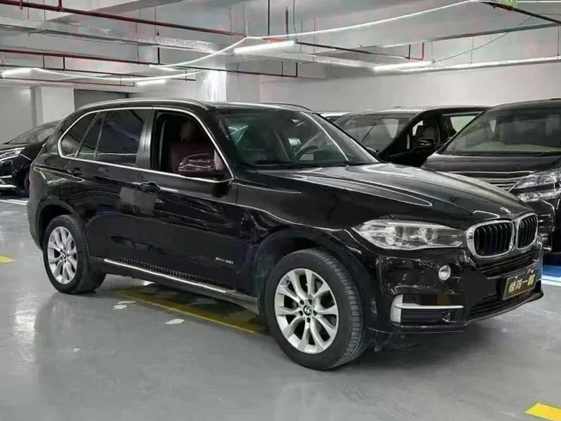 宝马X5 正面外观二