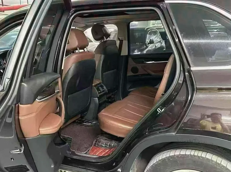 宝马X5 后面外观二