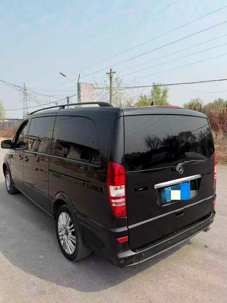 奔驰唯雅诺 内饰前排