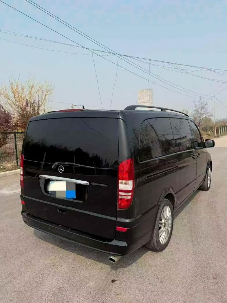 奔驰唯雅诺 驾驶室