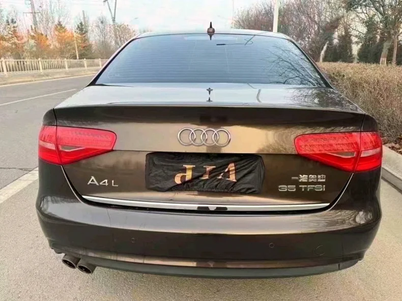 奥迪A4L 内饰前排