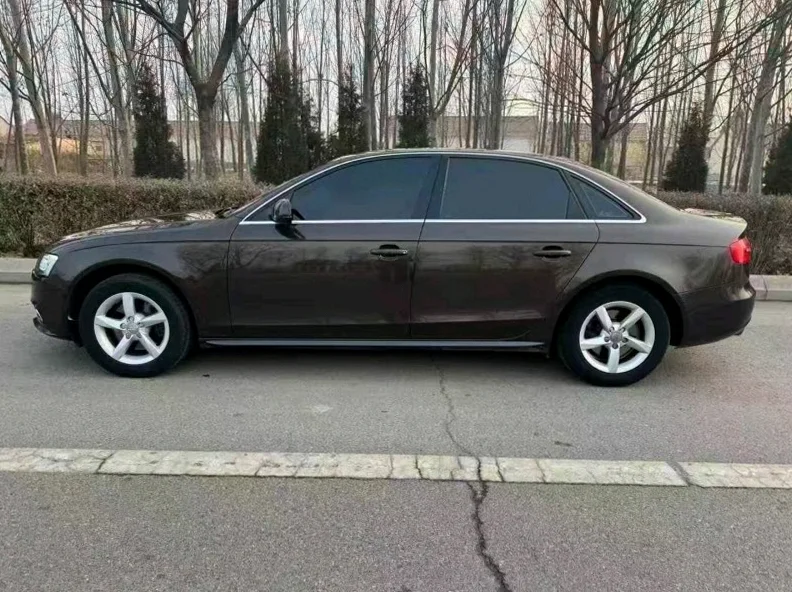 奥迪A4L 后面外观二