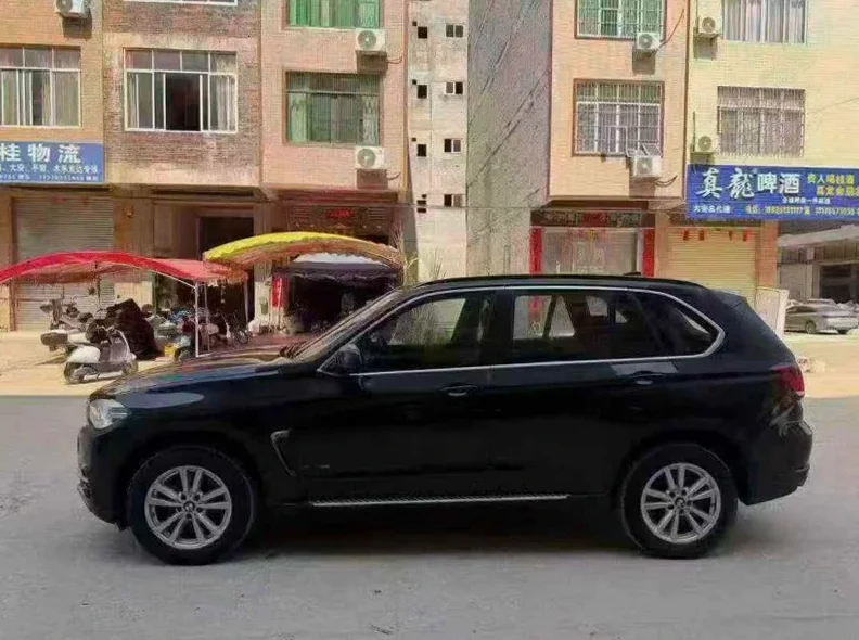 宝马X5 正面外观三