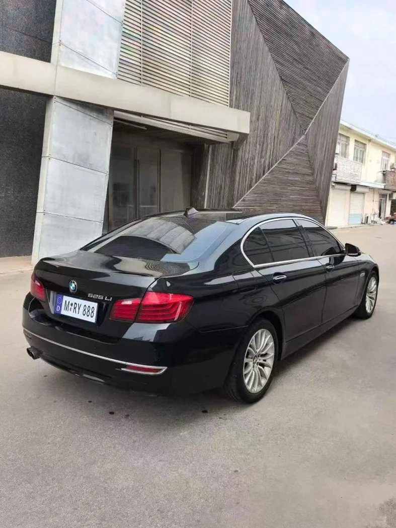 宝马5系 内饰后排