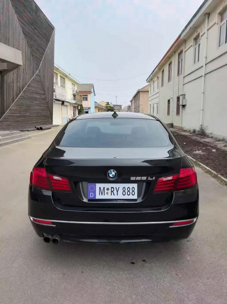 宝马5系 驾驶室