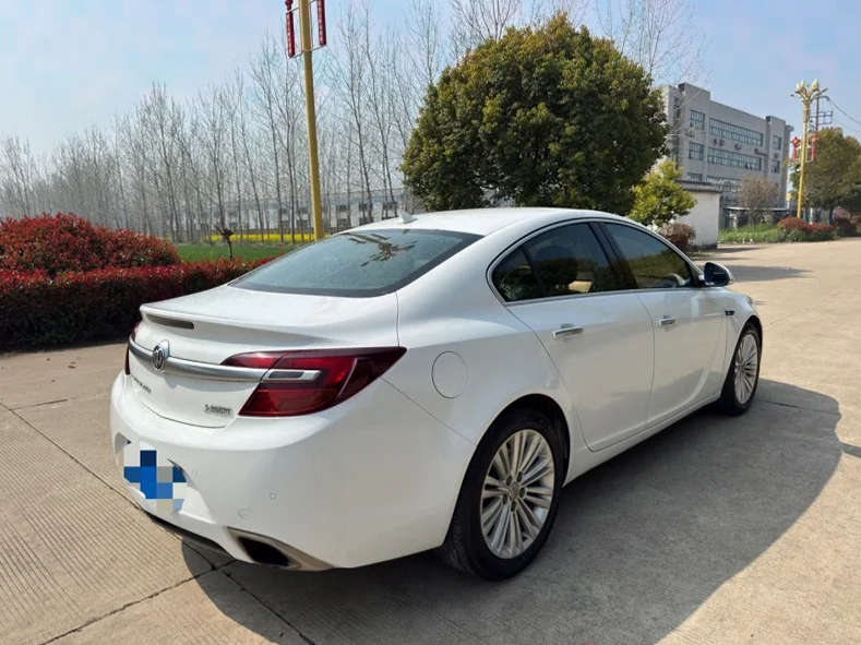 别克君威 后面外观一