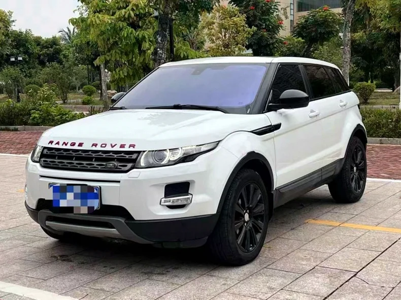 路虎极光 正面外观三