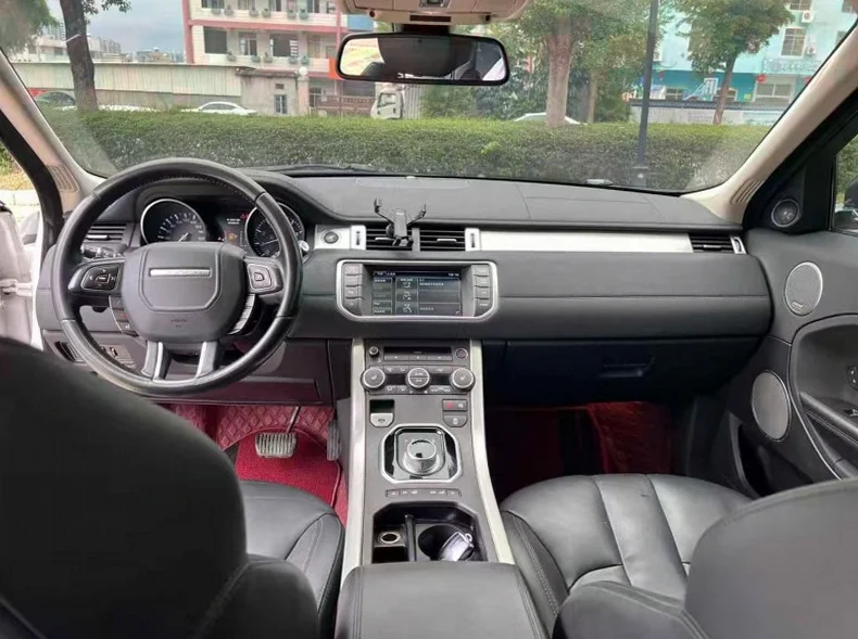 路虎极光 后面外观三