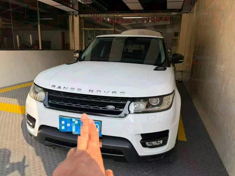 路虎揽胜运动 正面外观二