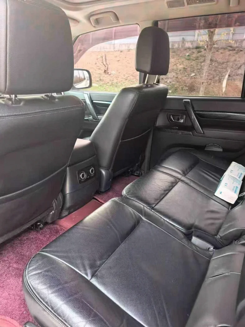 三菱帕杰罗 后面外观三