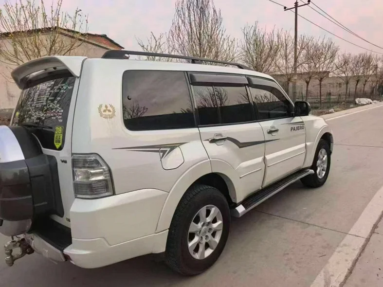 三菱帕杰罗 内饰后排