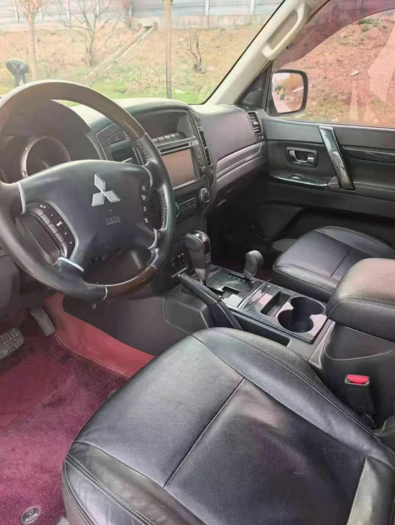 三菱帕杰罗 后面外观一