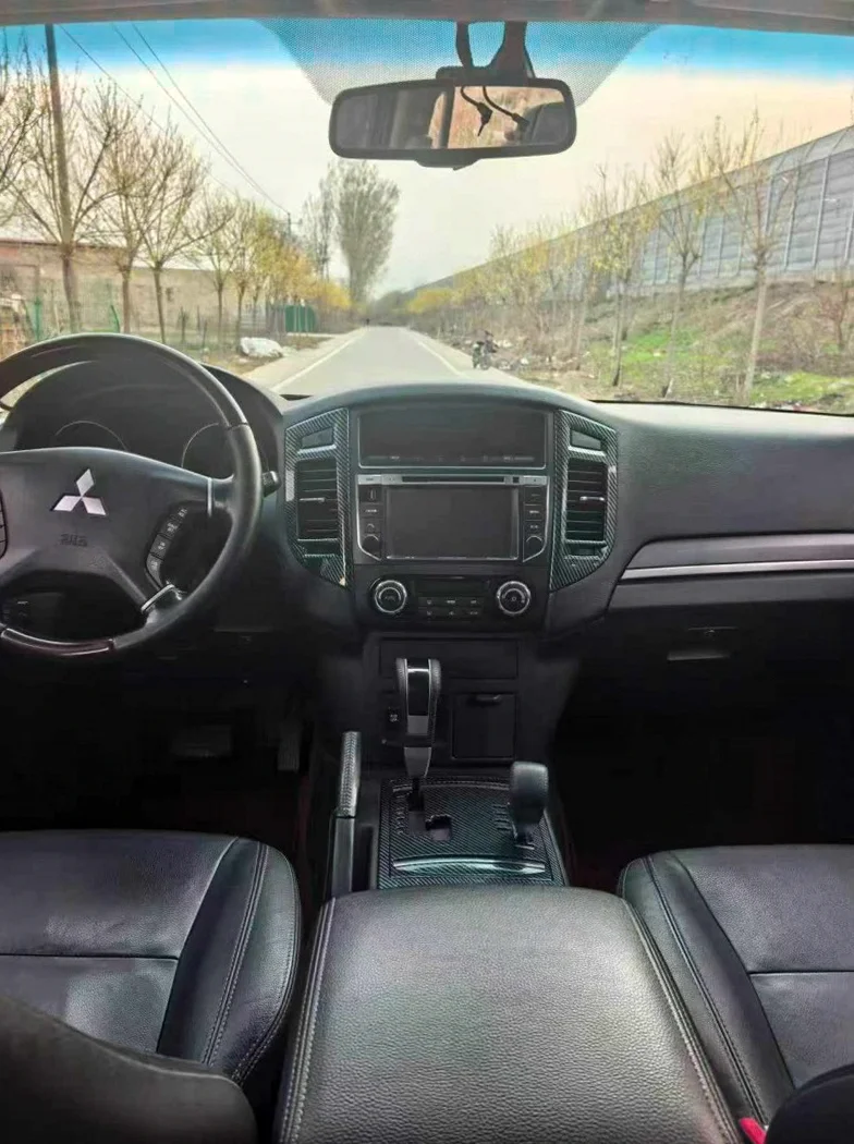 三菱帕杰罗 后面外观二