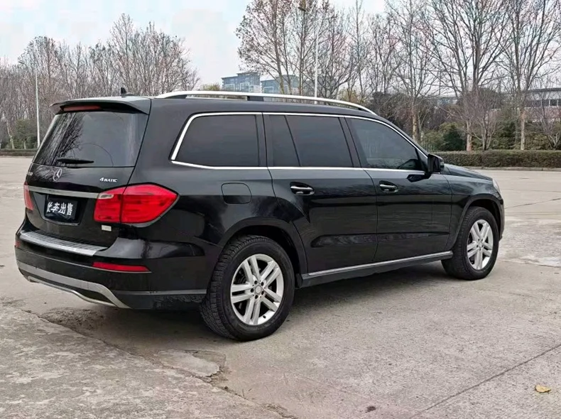 奔驰GL 内饰后排