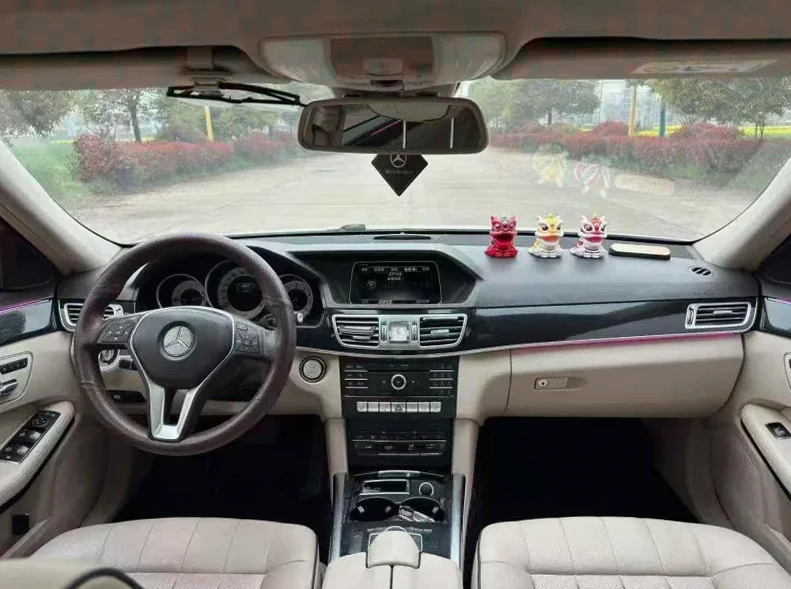 奔驰E 后面外观二