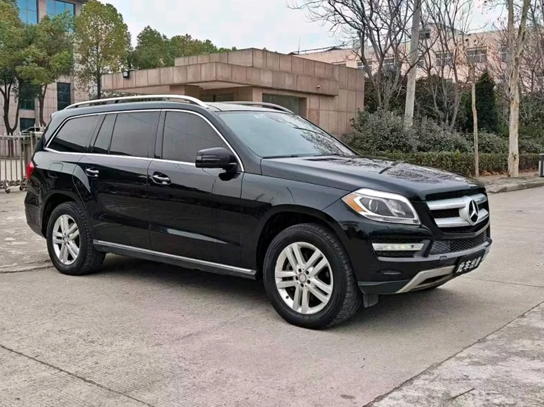 奔驰GL 正面外观三