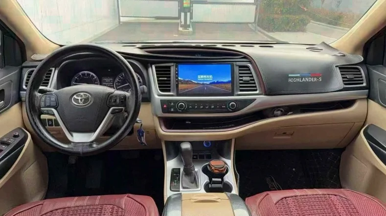 丰田汉兰达 后面外观二