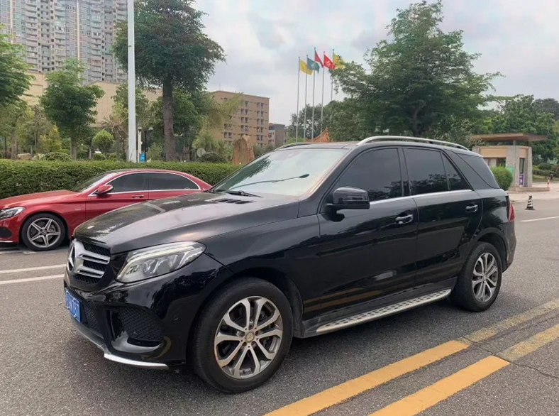 奔驰GLE 正面外观三