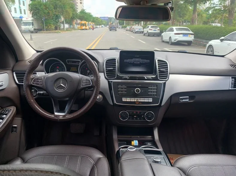 奔驰GLE 后面外观二