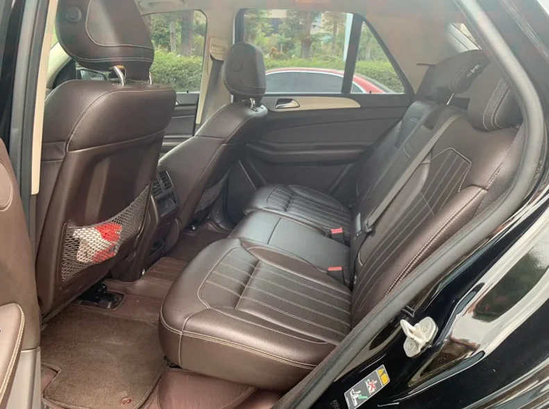 奔驰GLE 后面外观三