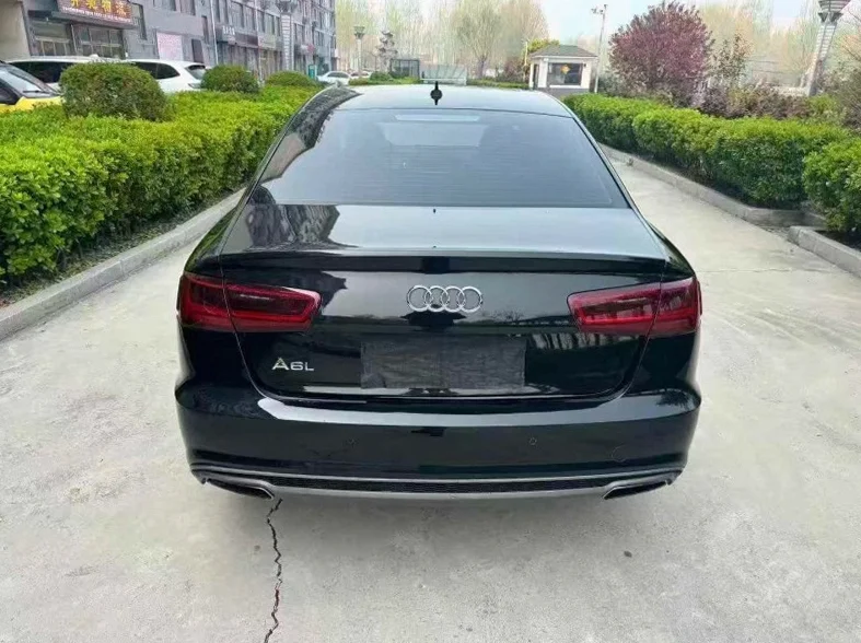 奥迪A6L 内饰后排