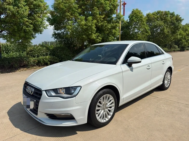 奥迪A3 正面外观二