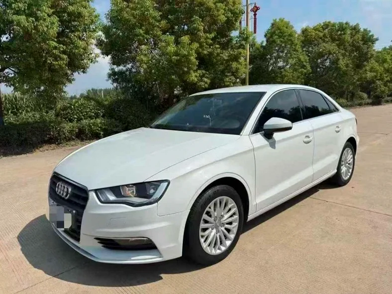 奥迪A3 正面外观二