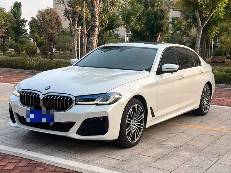 宝马5系 正面外观三